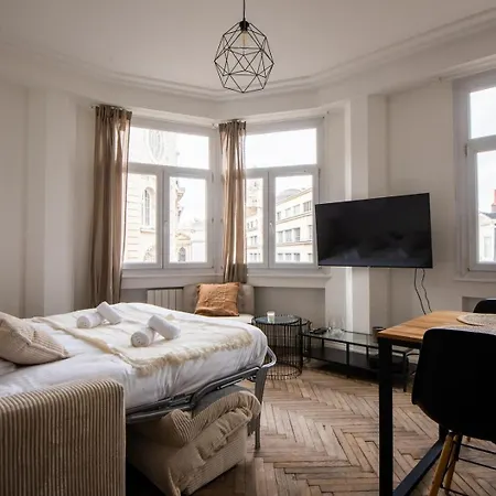Apartament Amazing Renovated In The City-center