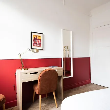 Amazing Renovated In The City-center 아파트 *