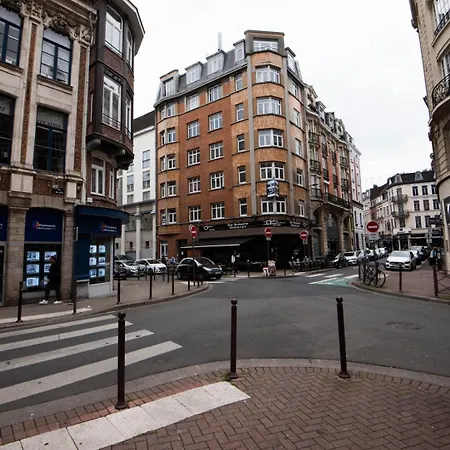 Amazing Renovated In The City-center 릴