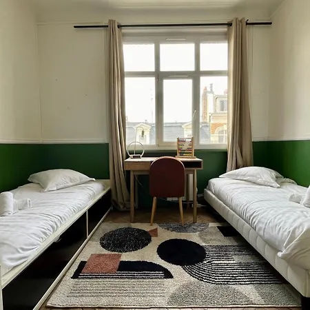Amazing Renovated In The City-center * 릴